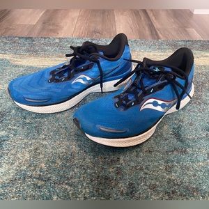 Saucony men’s running shoes (size 13)